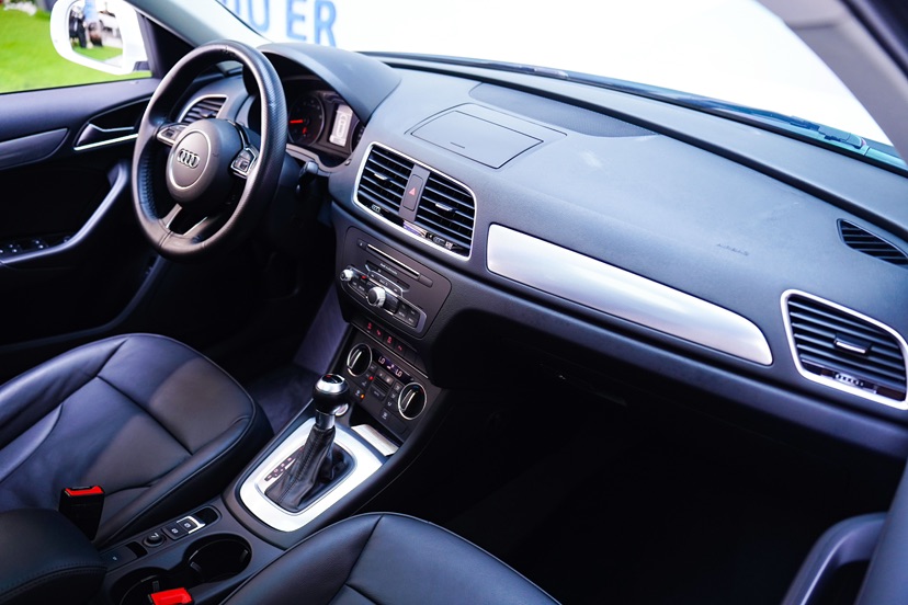 Audi Q3 2016 car image #6
