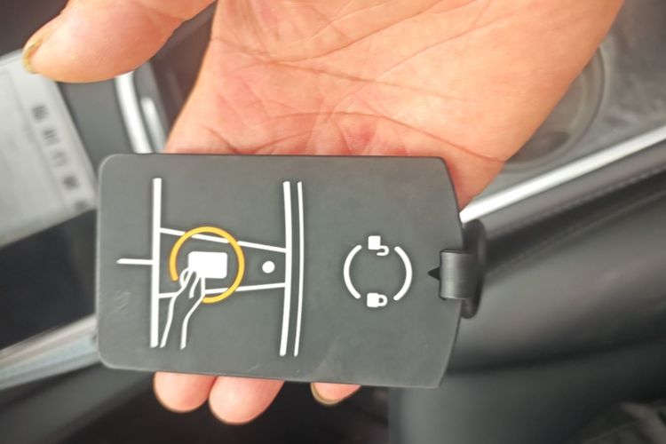 Tesla Model 3 2022 immagine di auto #9