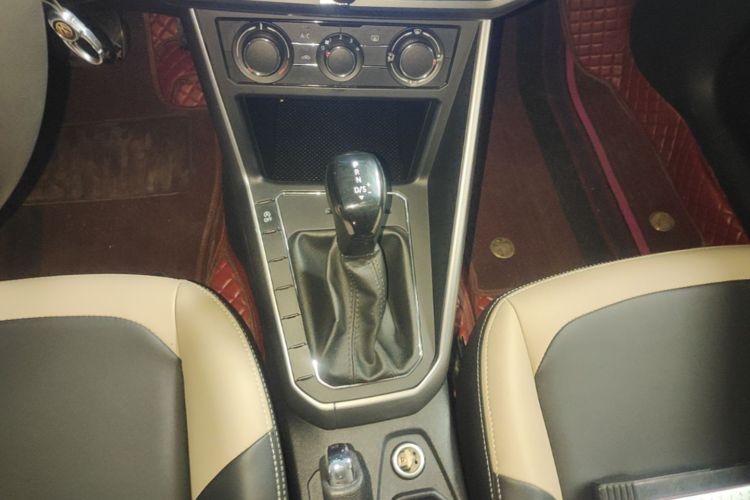 Volkswagen Polo 2020 car image #14