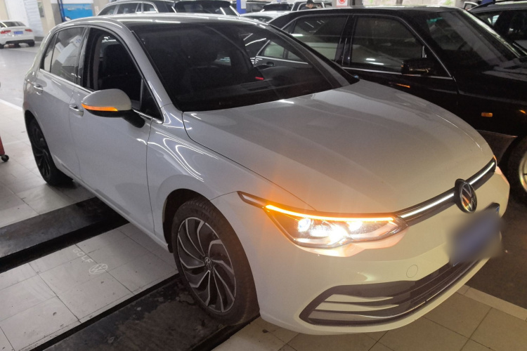 Volkswagen Golf 2022 imagen de coche #4