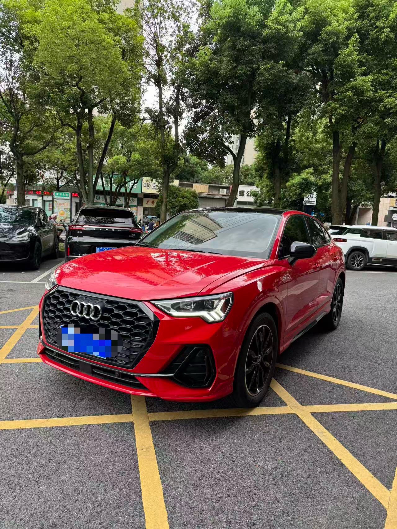 Audi Q3 2022 car image 