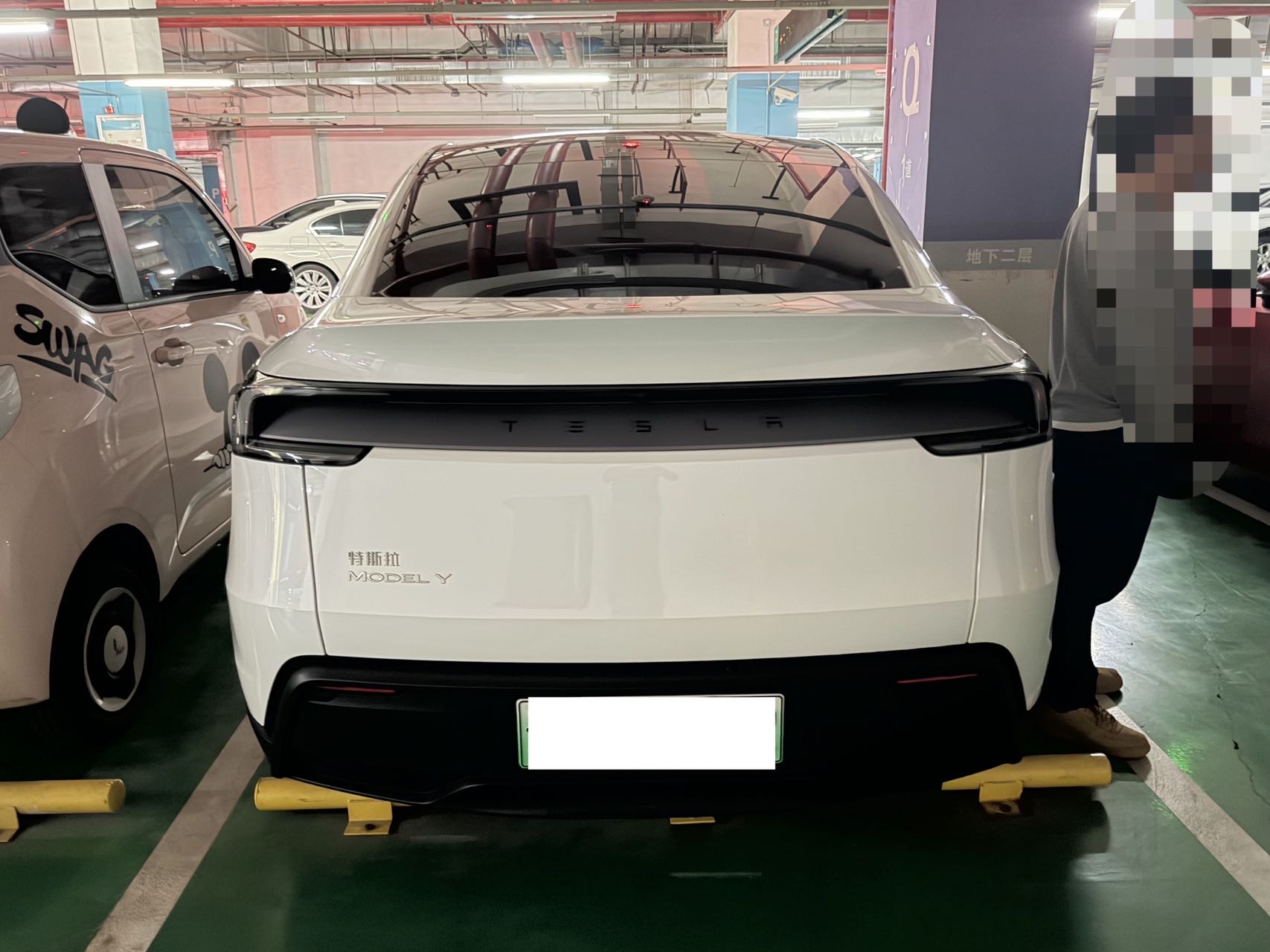 Tesla Model Y 2025 #4 Tesla Model Y 2025 car image #4