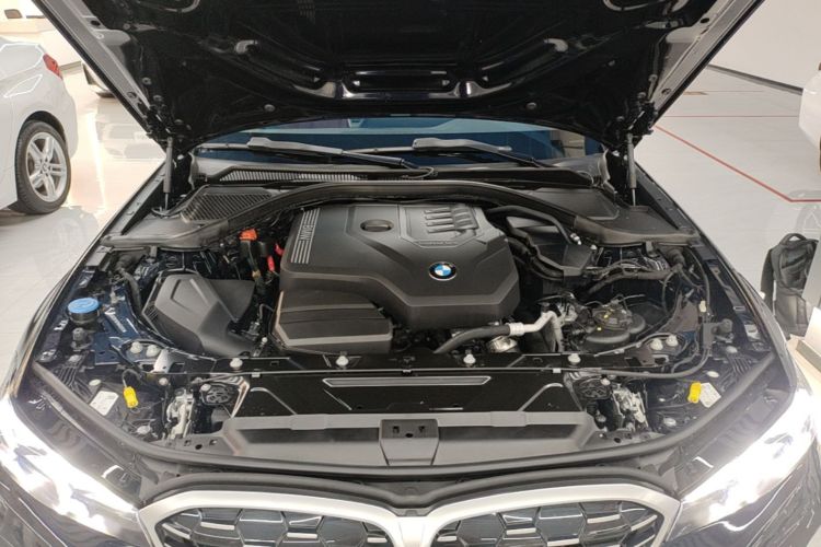 BMW 3 Series 2025 car image #22