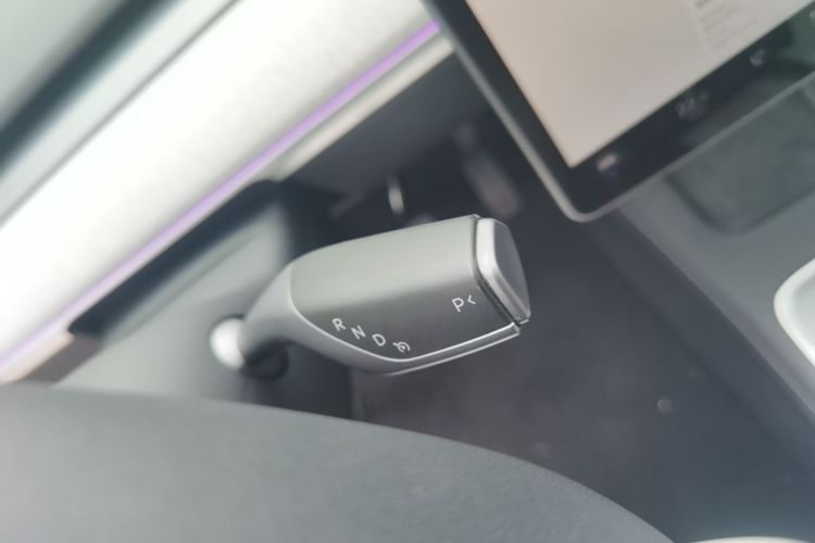 Tesla Model Y 2024 #14 Tesla Model Y 2024 car image #14