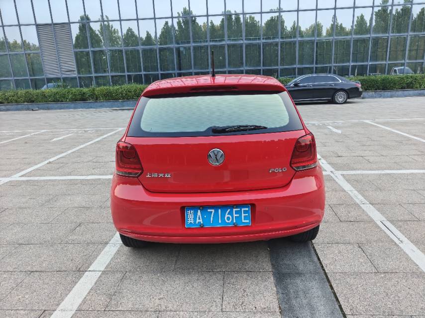 Volkswagen Polo 2012 car image #8