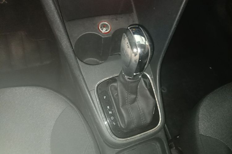 Volkswagen Polo 2018 car image #14