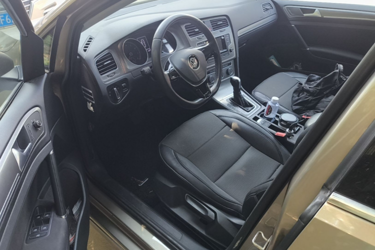 Volkswagen Golf 2016 car image #12
