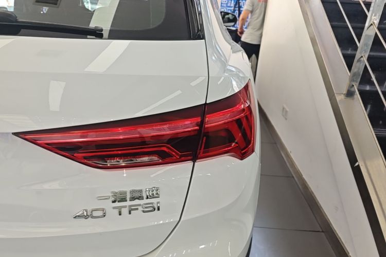 Audi Q3 2019 #8 Audi Q3 2019 car image #8