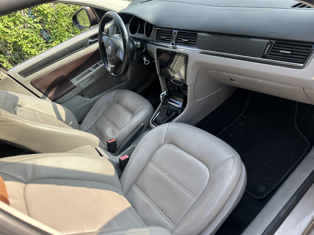 Volkswagen Bora 2014 car image #8