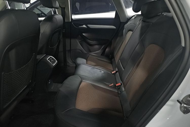 Audi Q3 2019 immagine di auto #17