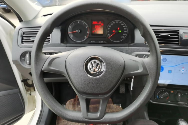 Volkswagen Santana 2019 car image #11