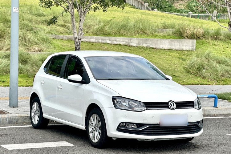 Volkswagen Polo 2015 car image #4