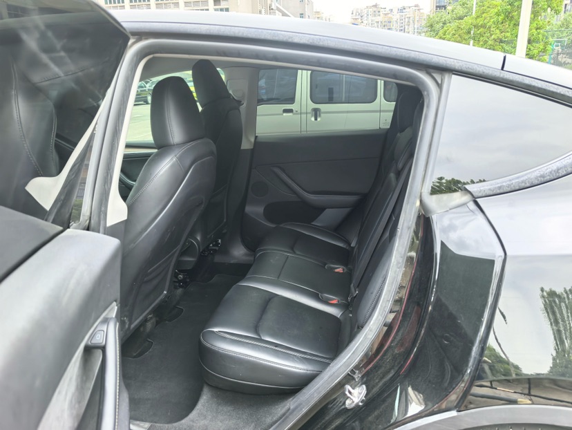 Tesla Model Y 2023 #5 Tesla Model Y 2023 car image #5