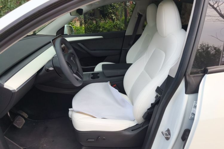 Tesla Model Y 2022 car image #15