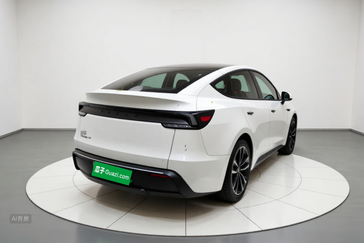 Tesla Model Y 2025 #4 Tesla Model Y 2025 car image #4