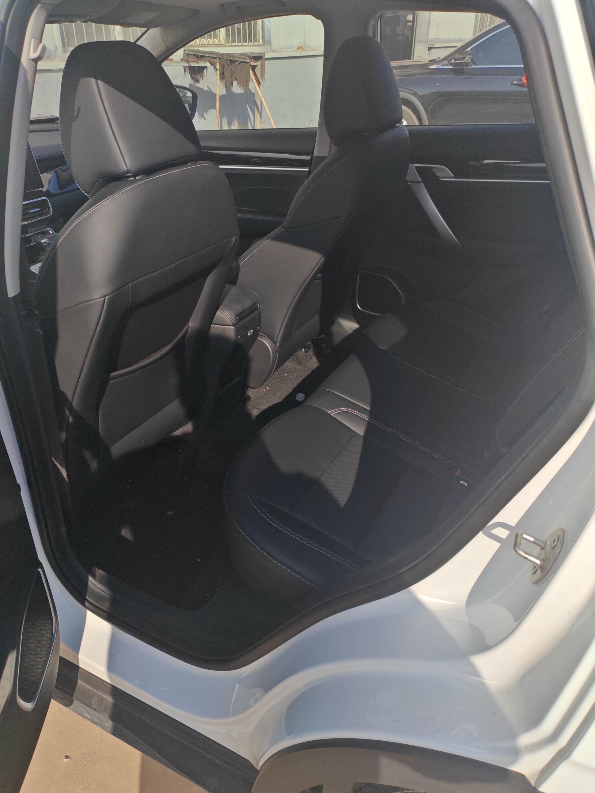 GEELY Coolray 2025 #4 GEELY Coolray 2025 car image #4