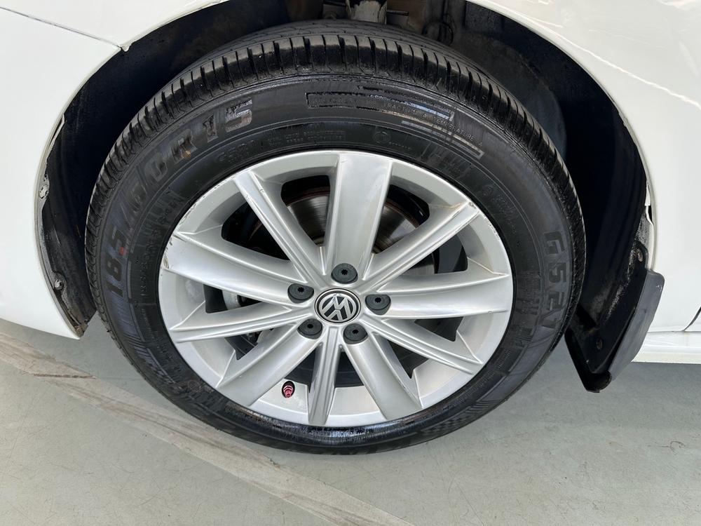 Volkswagen Polo 2016 car image #14