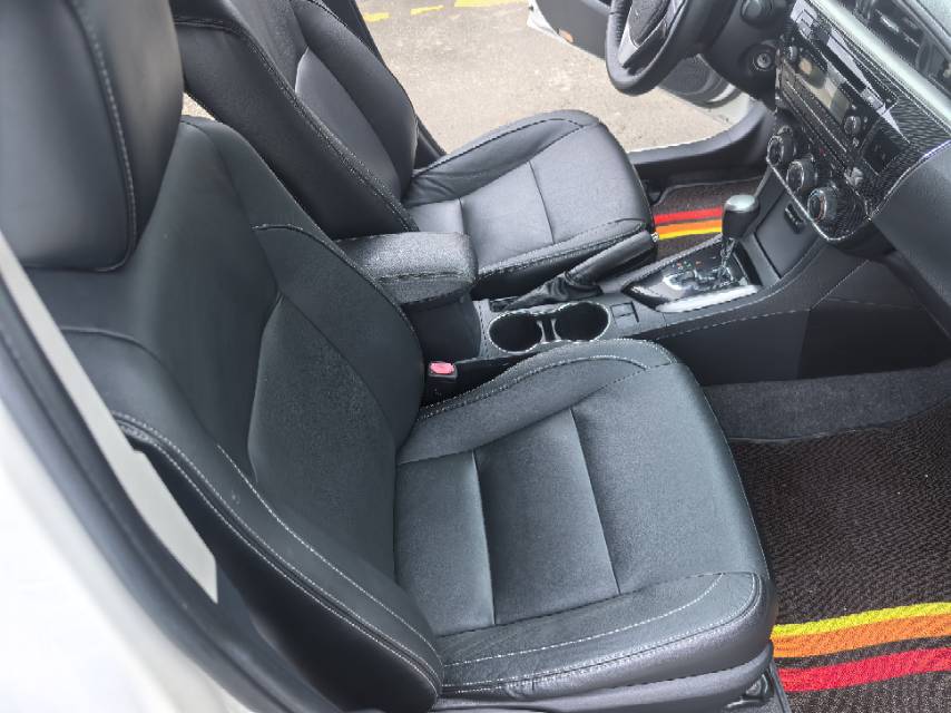 Toyota Corolla 2015 car image #11