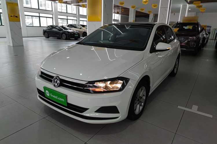 Volkswagen Polo 2020 car image #2