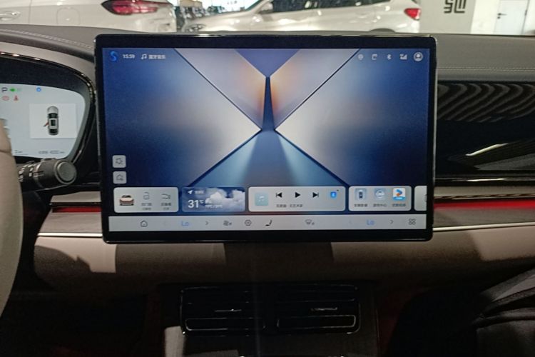 BYD Han 2025 car image #13