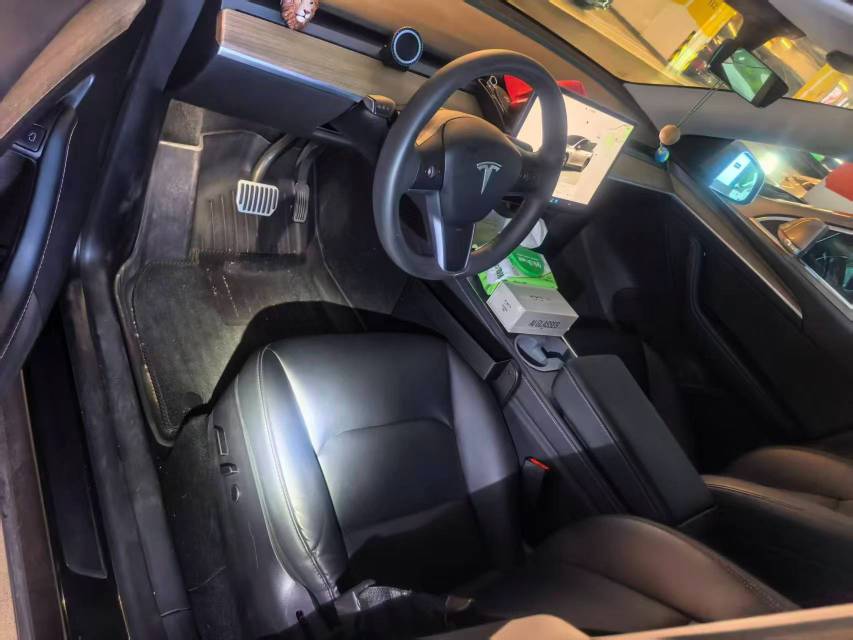 Tesla Model Y 2022 car image #6