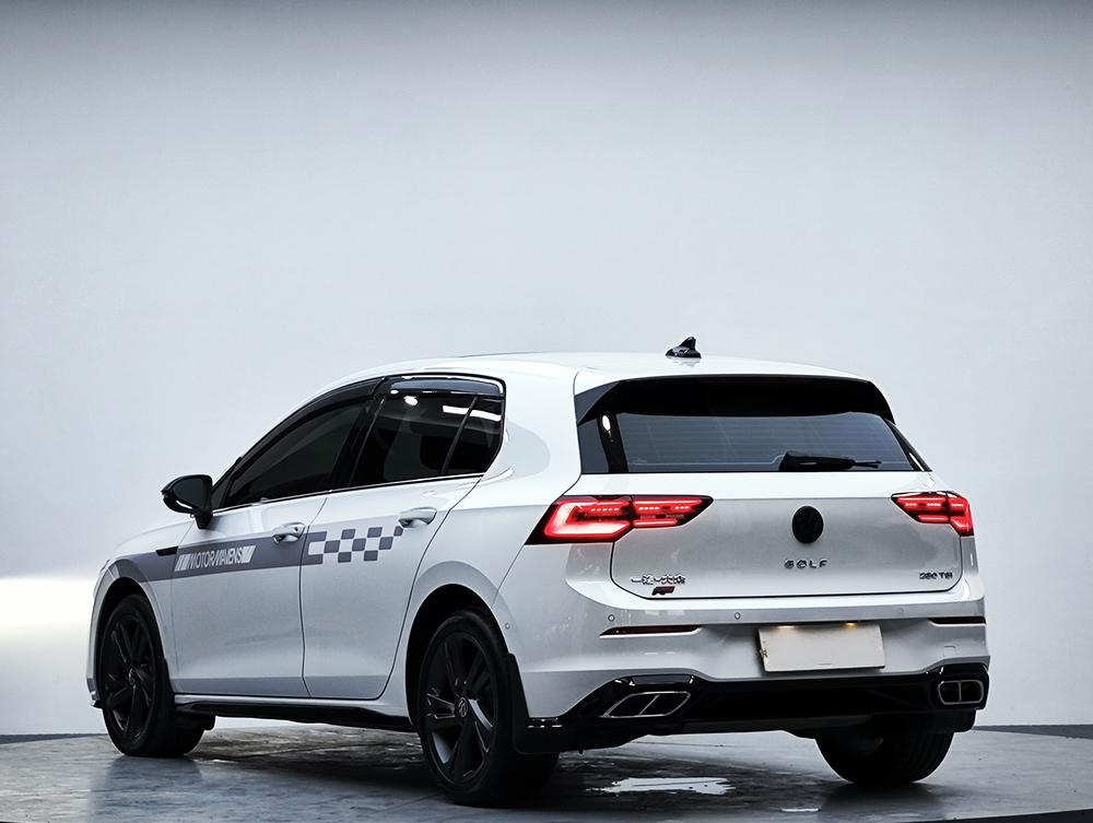 Volkswagen Golf 2023 car image #5