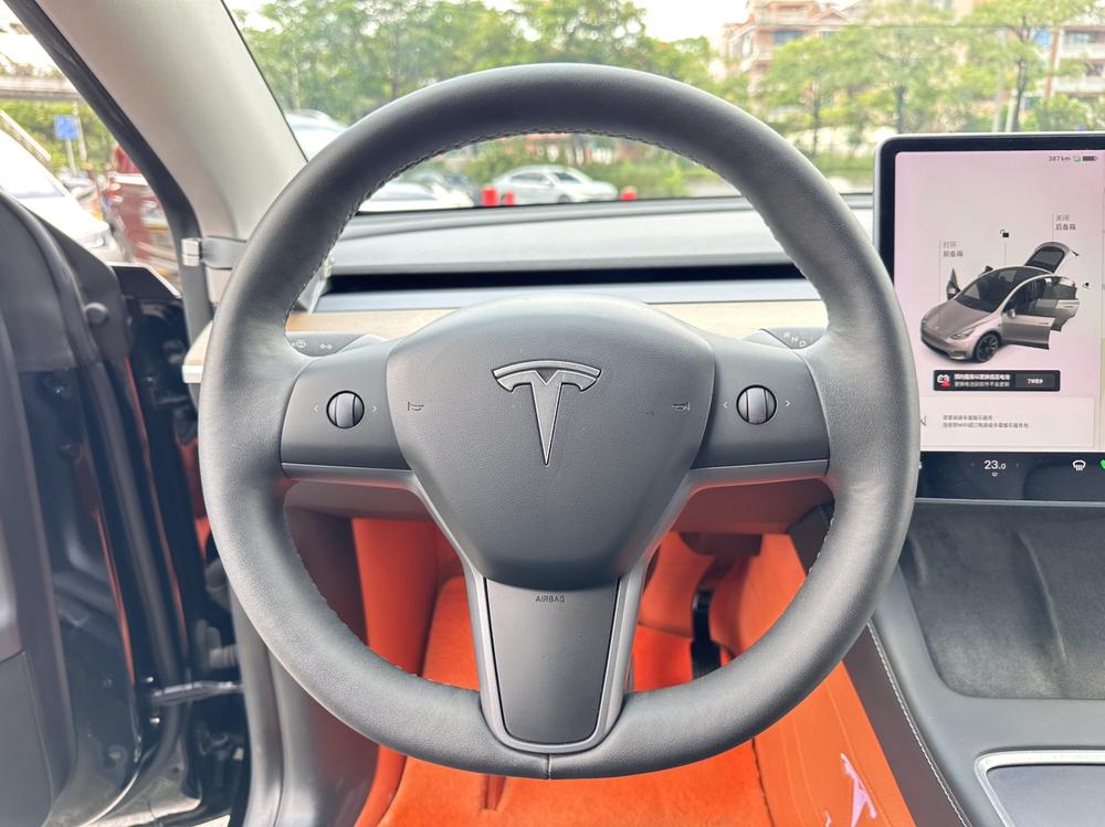 Tesla Model Y 2021 car image #14