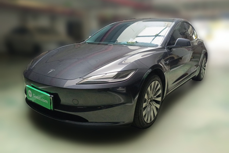 Tesla Model 3 2025 car image #2