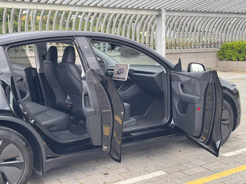 Tesla Model Y 2025 #27 Tesla Model Y 2025 immagine di auto #27