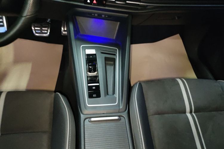 Volkswagen Golf 2022 car image #14