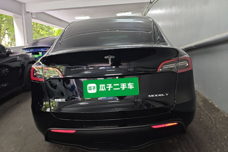 Tesla Model Y 2022 car image #6
