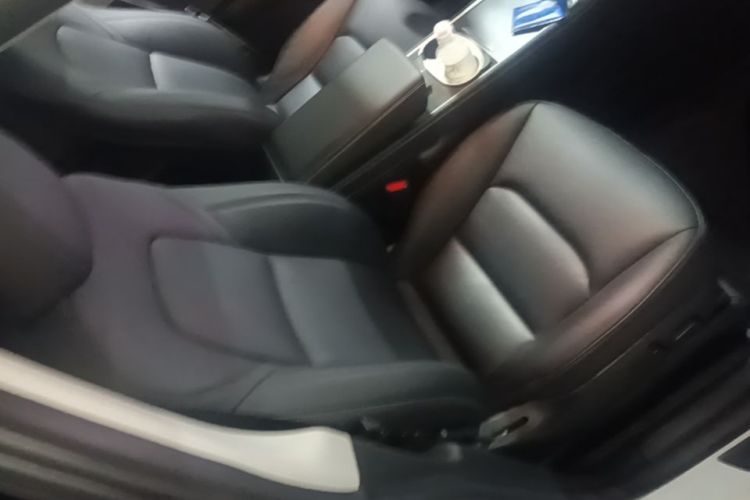 Tesla Model Y 2023 car image #24