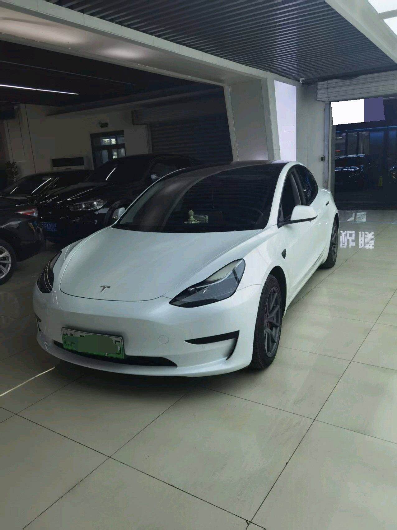 Tesla Model 3 2021 car image 