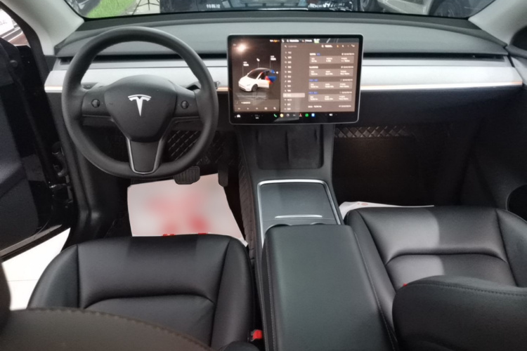 Tesla Model Y 2024 #10 Tesla Model Y 2024 car image #10