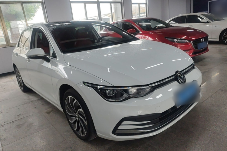 Volkswagen Golf 2022 car image #4