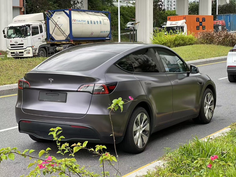 Tesla Model Y 2022 car image #7