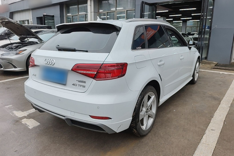 Audi A3 2018 imagen de coche #7