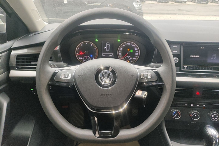 Volkswagen Lavida 2019 car image #11