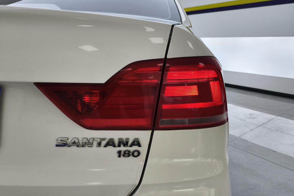 Volkswagen Santana 2017 car image #6