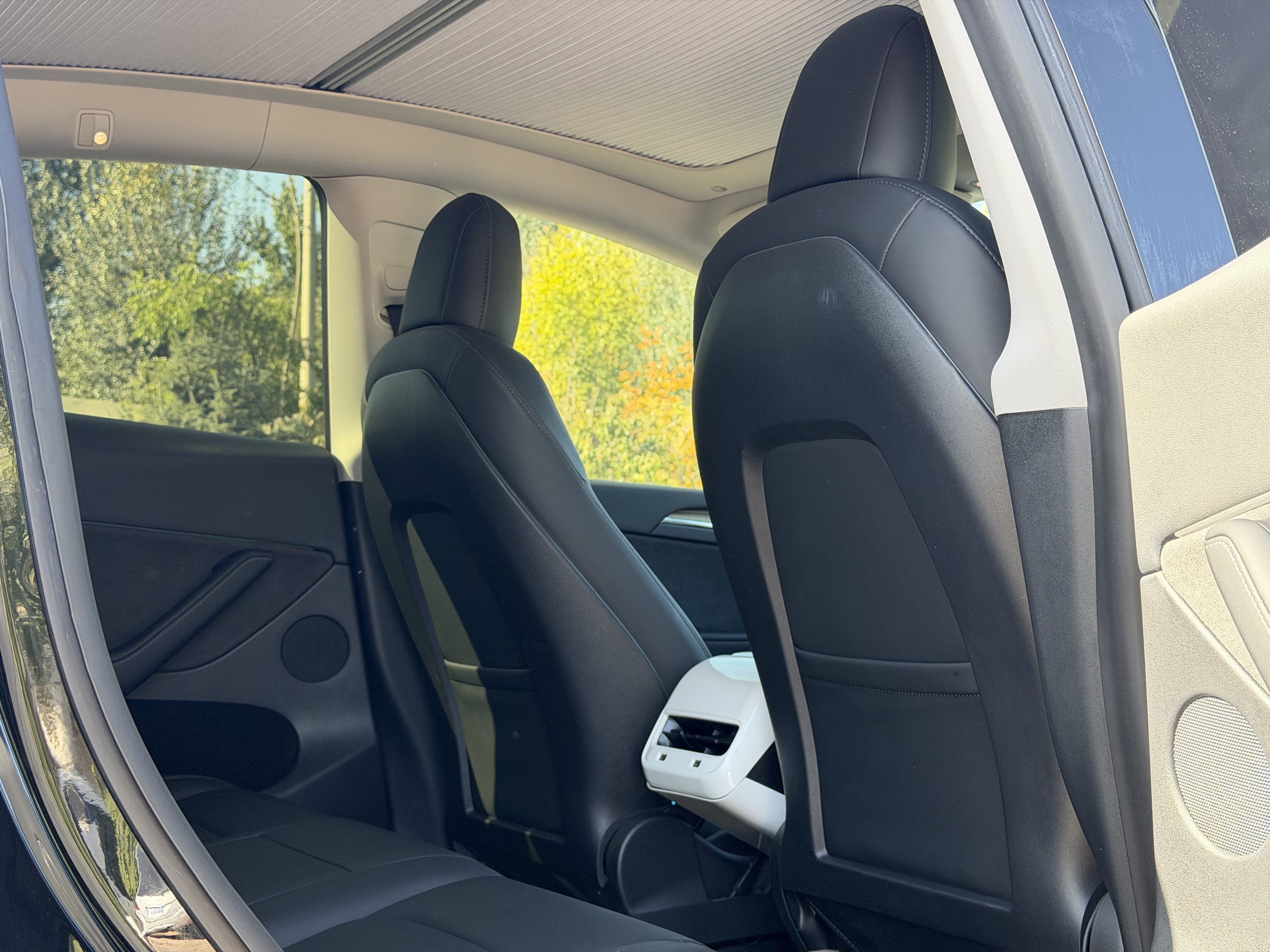 Tesla Model Y 2021 car image #10