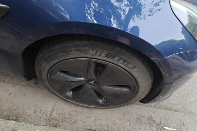 Tesla Model 3 2020 car image #9