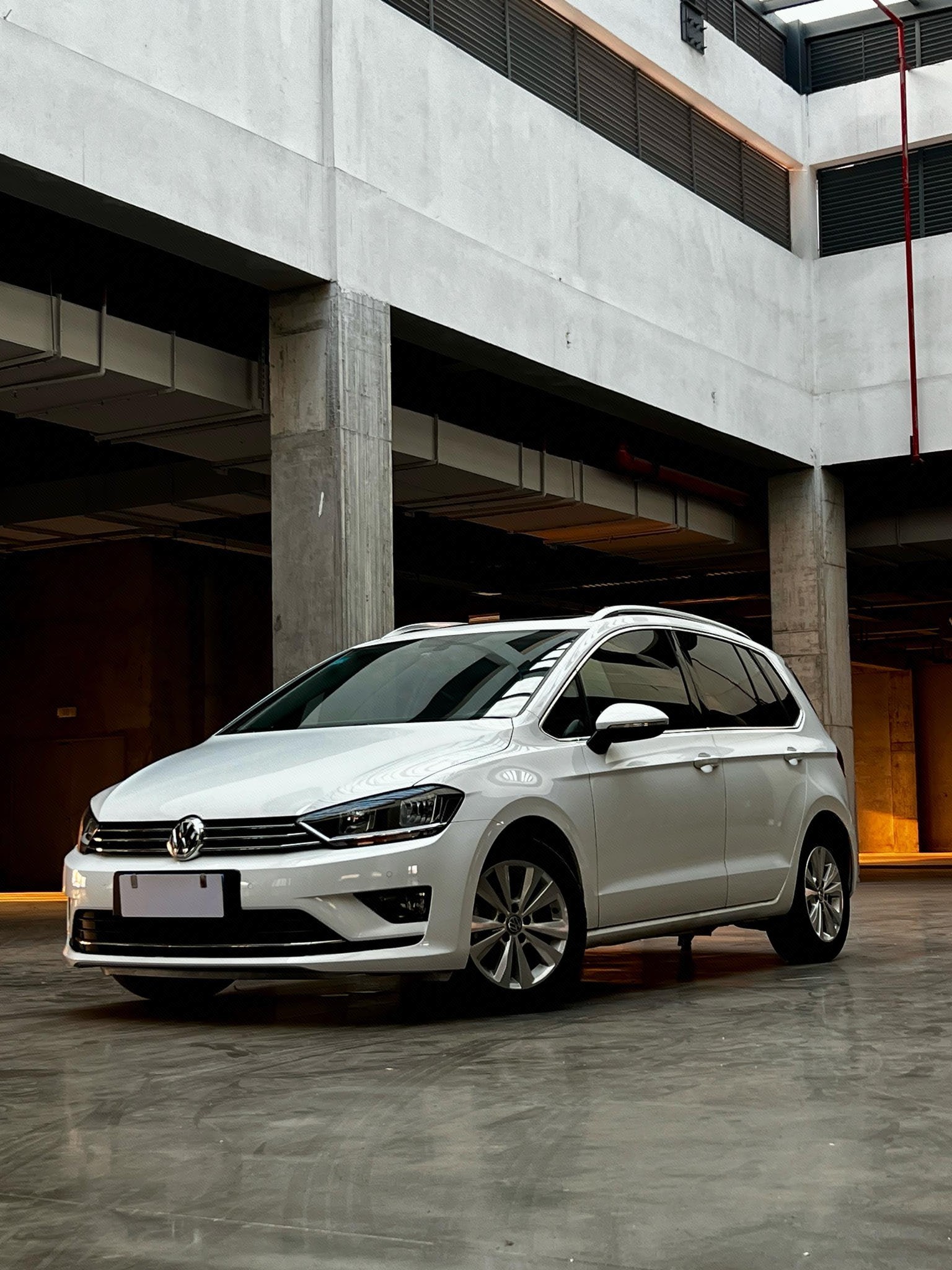 Volkswagen Golf Sportsvan 2017 Volkswagen Golf Sportsvan 2017 car image