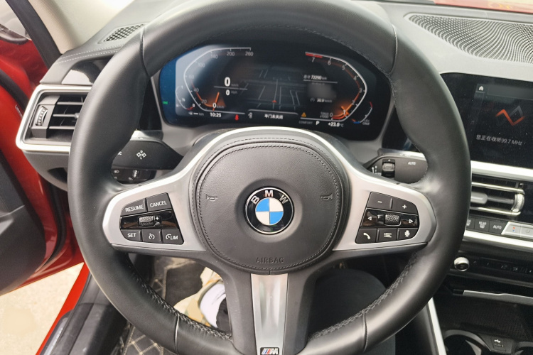 BMW 3 Series 2022 صورة سيارة #15