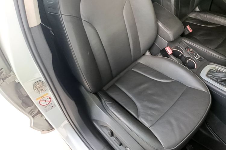 Audi Q3 2016 car image #24