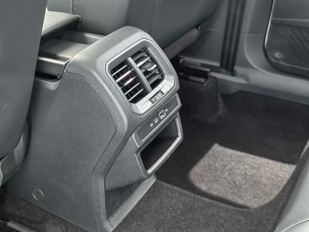 Volkswagen Tharu 2021 car image #12