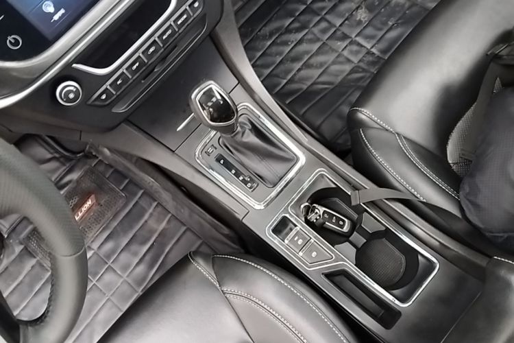 GEELY Emgrand 2017 #14 GEELY Emgrand 2017 car image #14
