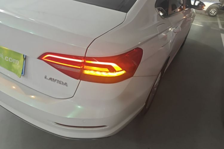 Volkswagen Lavida 2018 car image #8