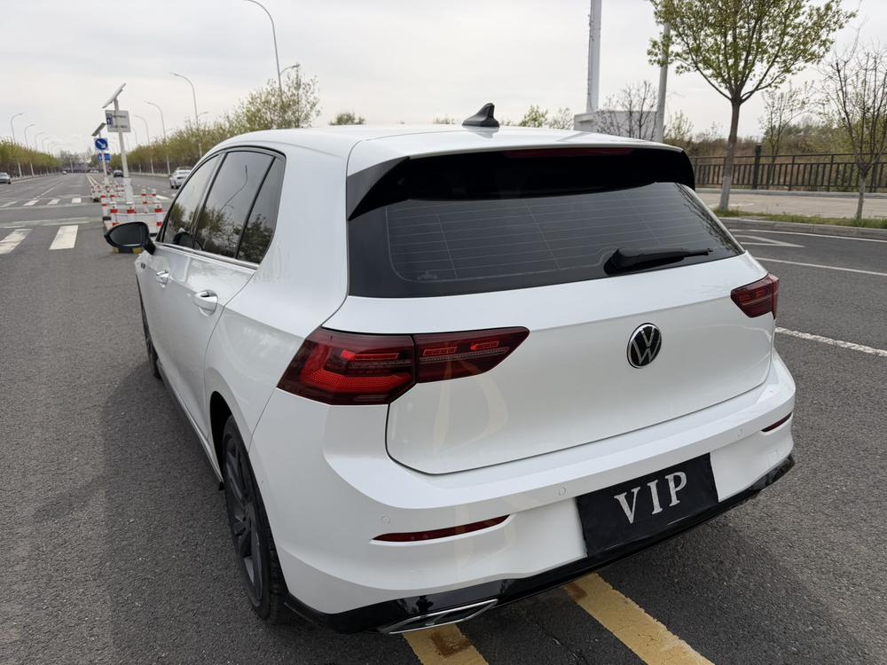 Volkswagen Golf 2022 car image #4