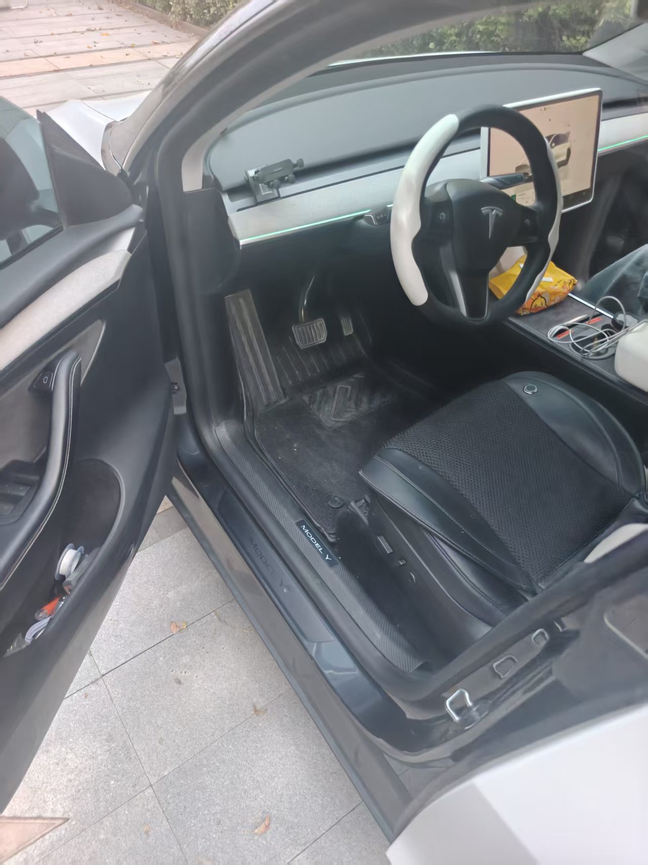 Tesla Model Y 2024 #3 Tesla Model Y 2024 car image #3