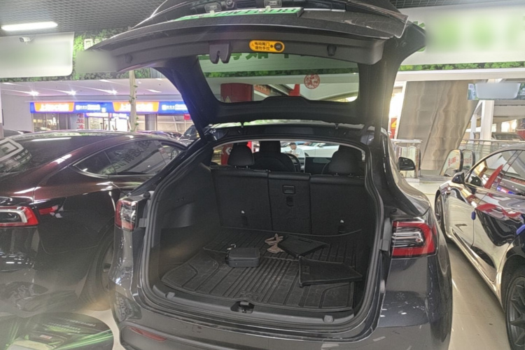 Tesla Model Y 2024 #19 Tesla Model Y 2024 car image #19
